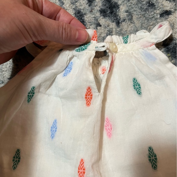 Adorable embroidered camisole - Picture 3 of 6